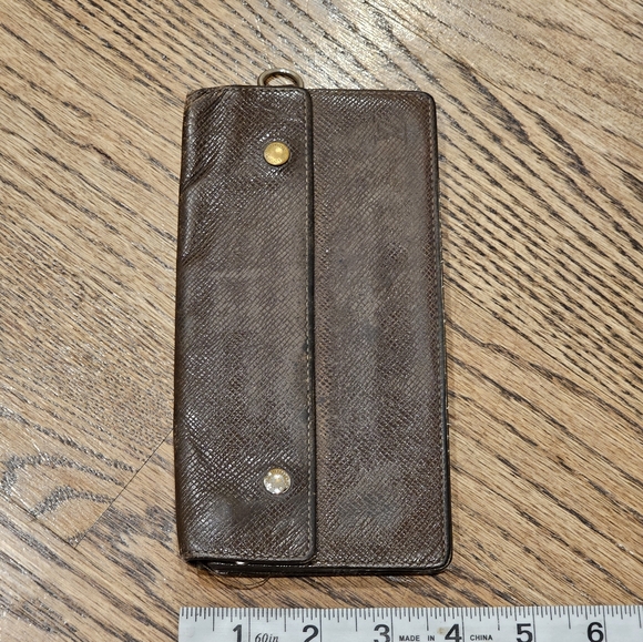 Authetntic LOUIS Vuitton Taiga Portefeuille Accordion Brown Wallet - Picture 15 of 15